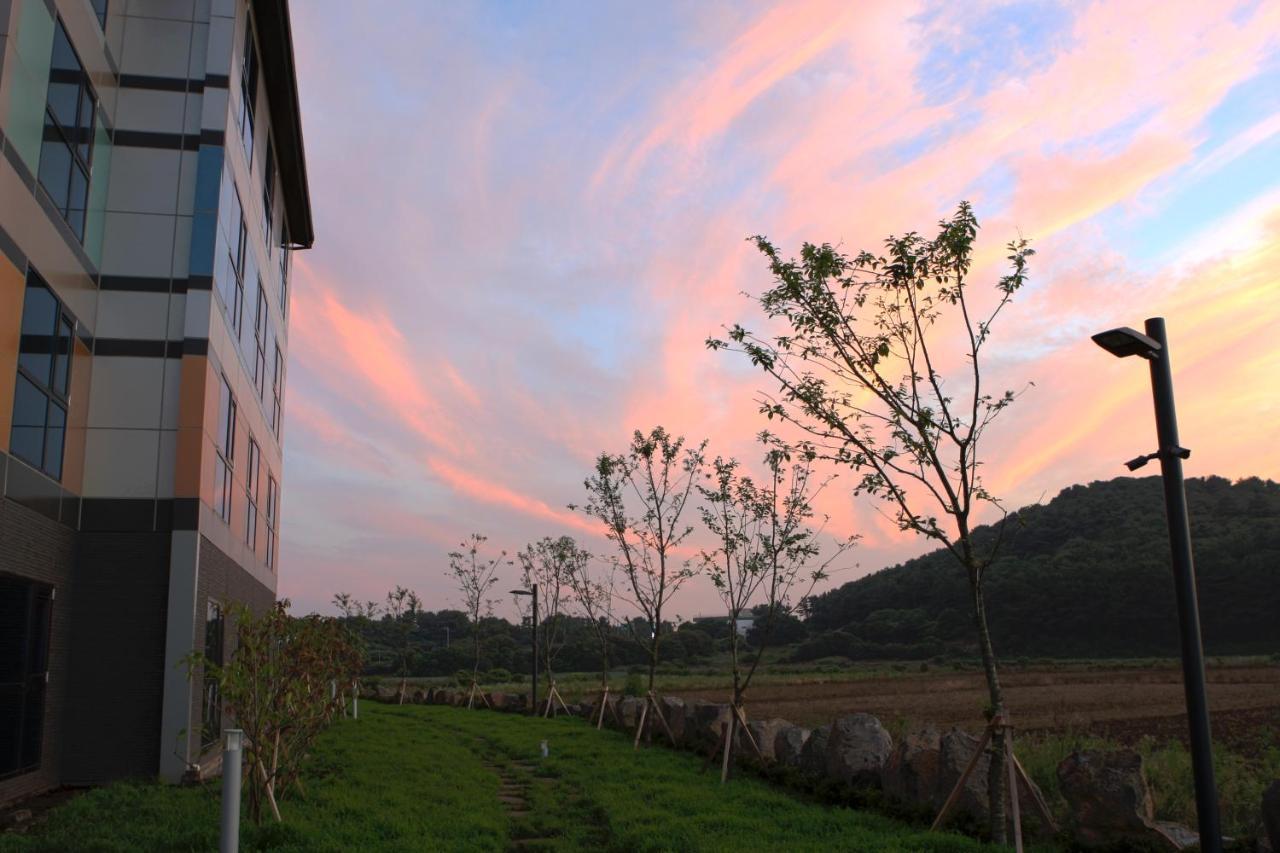 סאוגוויפו Jeju Stay In Sungsan מראה חיצוני תמונה